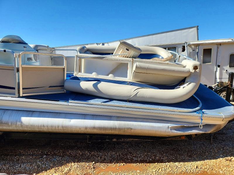 2004 Premier Pontoon