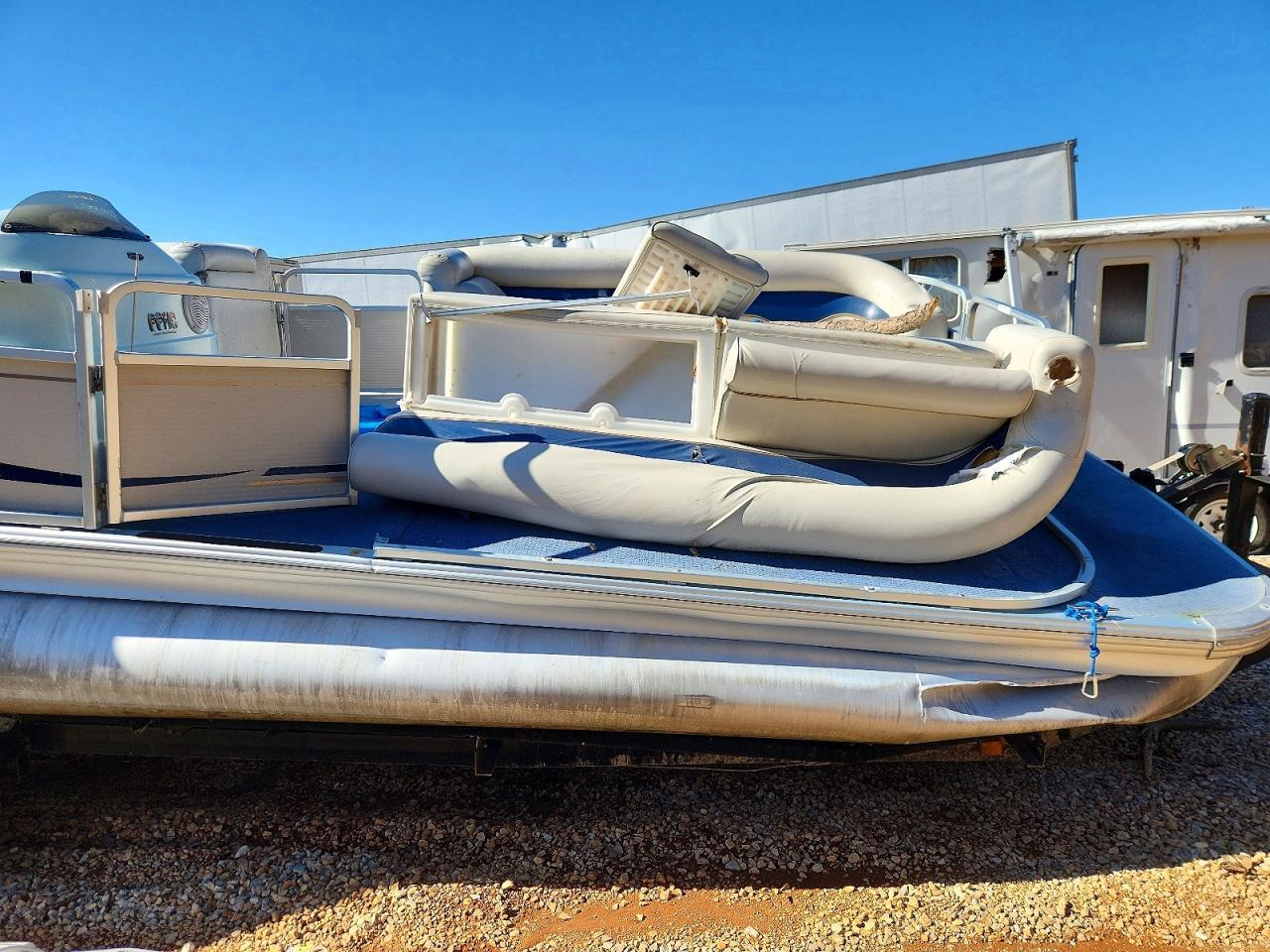 2004 Premier Pontoon