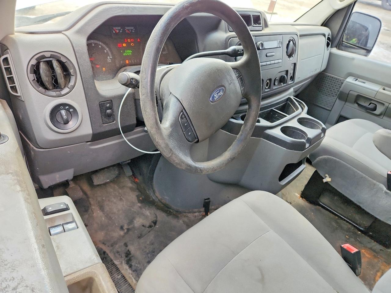 2012 Ford Econoline E250 van
