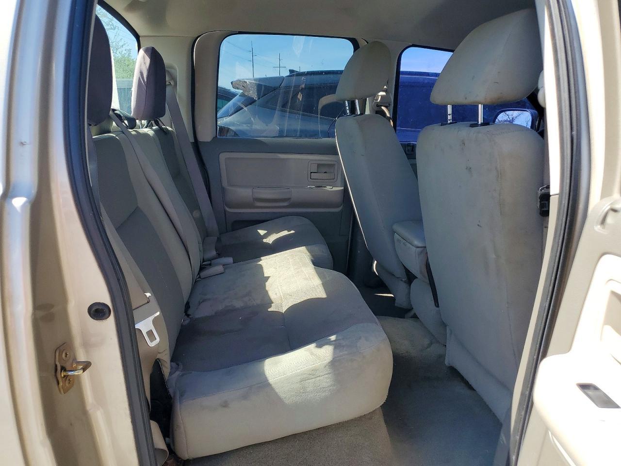 2005 Dodge Dakota Quad SLT