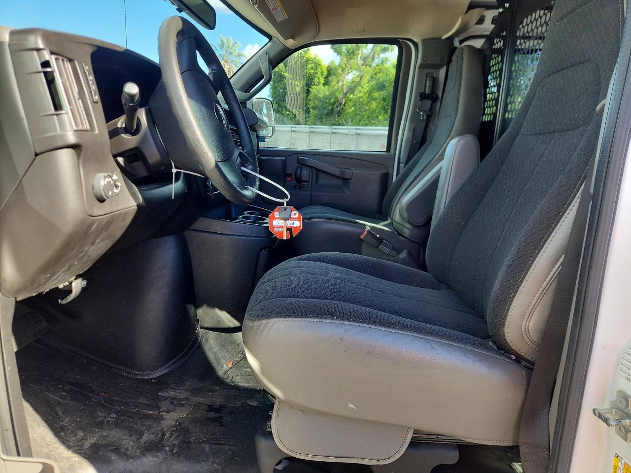 2024 GMC Savana 2500 Cargo Delivery van