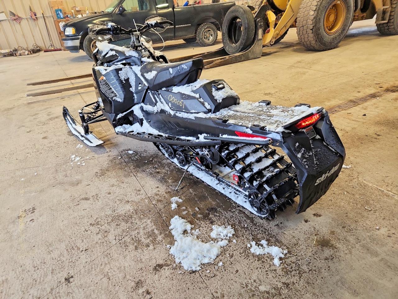 2023 Skidoo Snowmobile