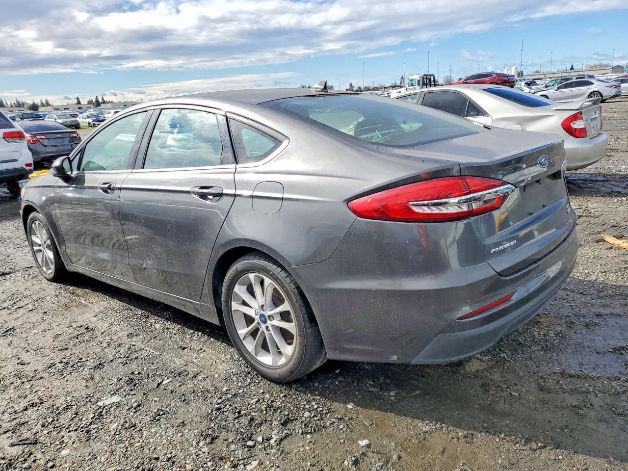 2020 Ford Fusion se