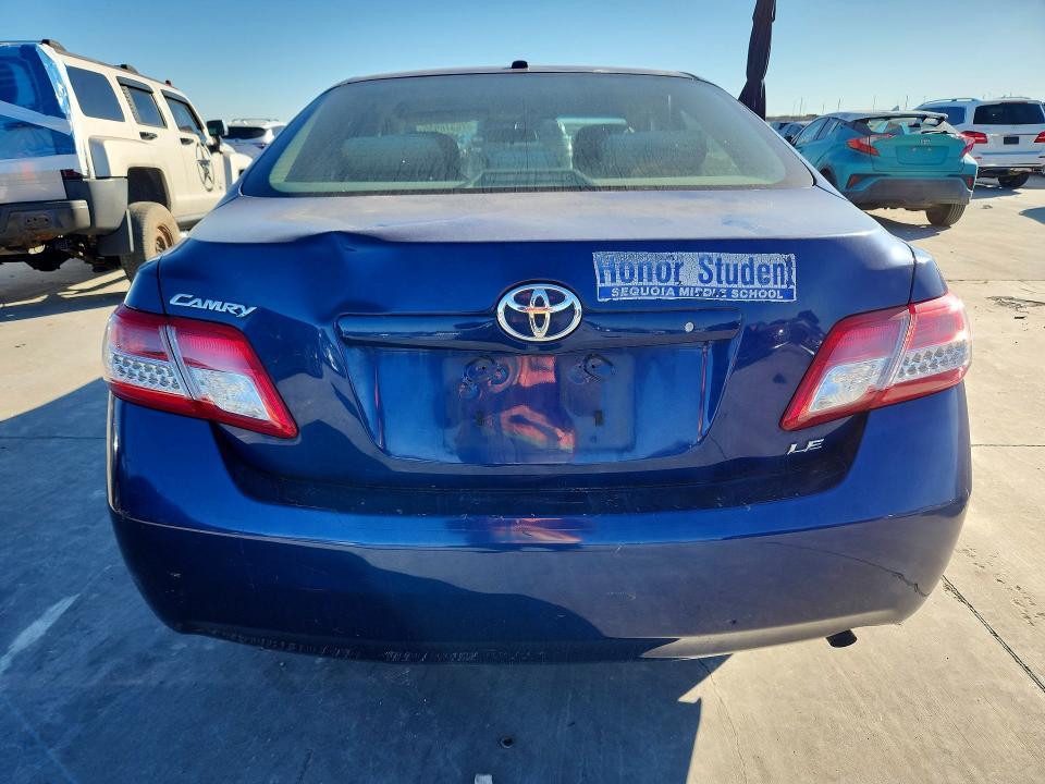 2010 Toyota Camry le