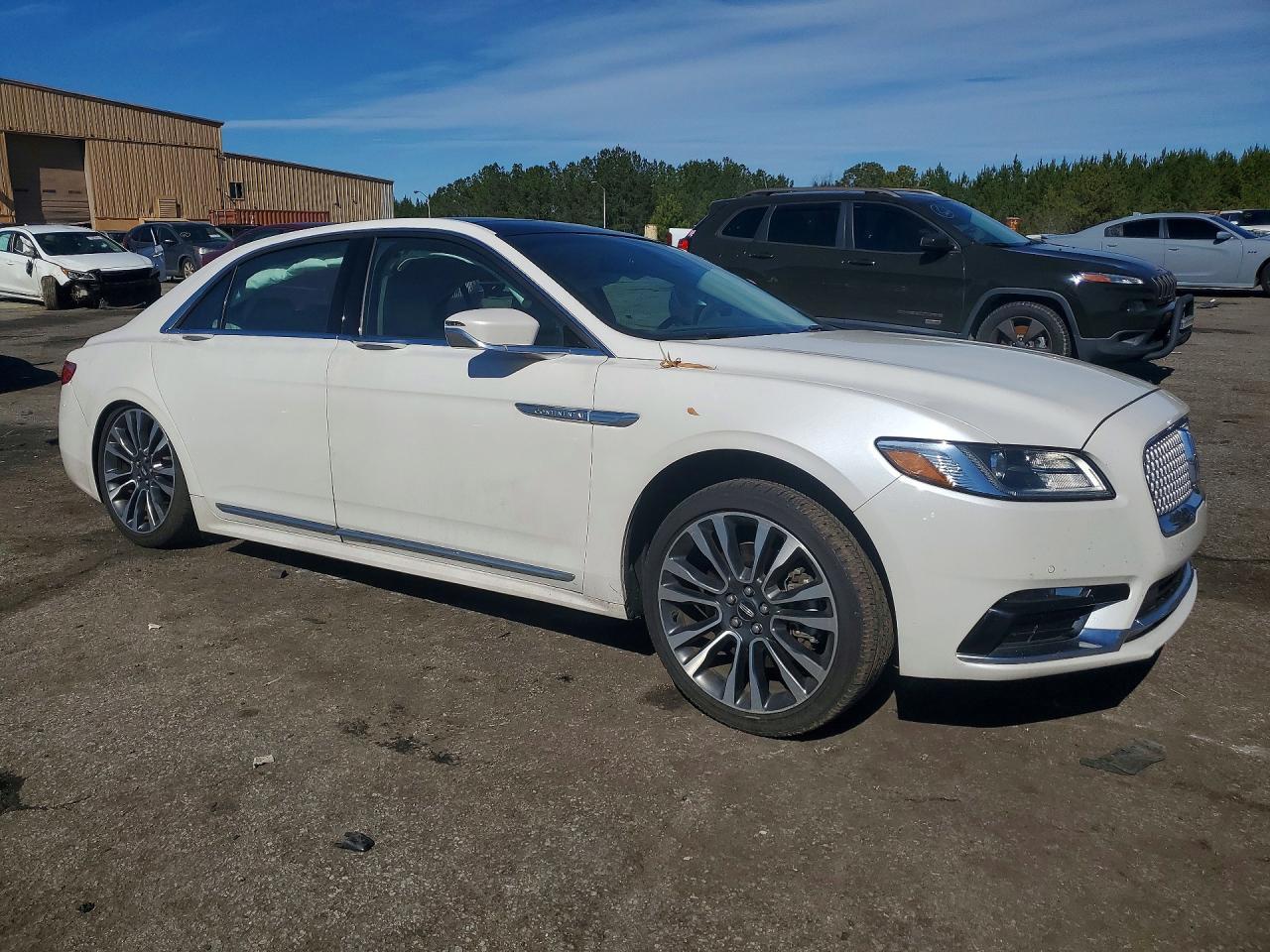2017 Lincoln Continental Select