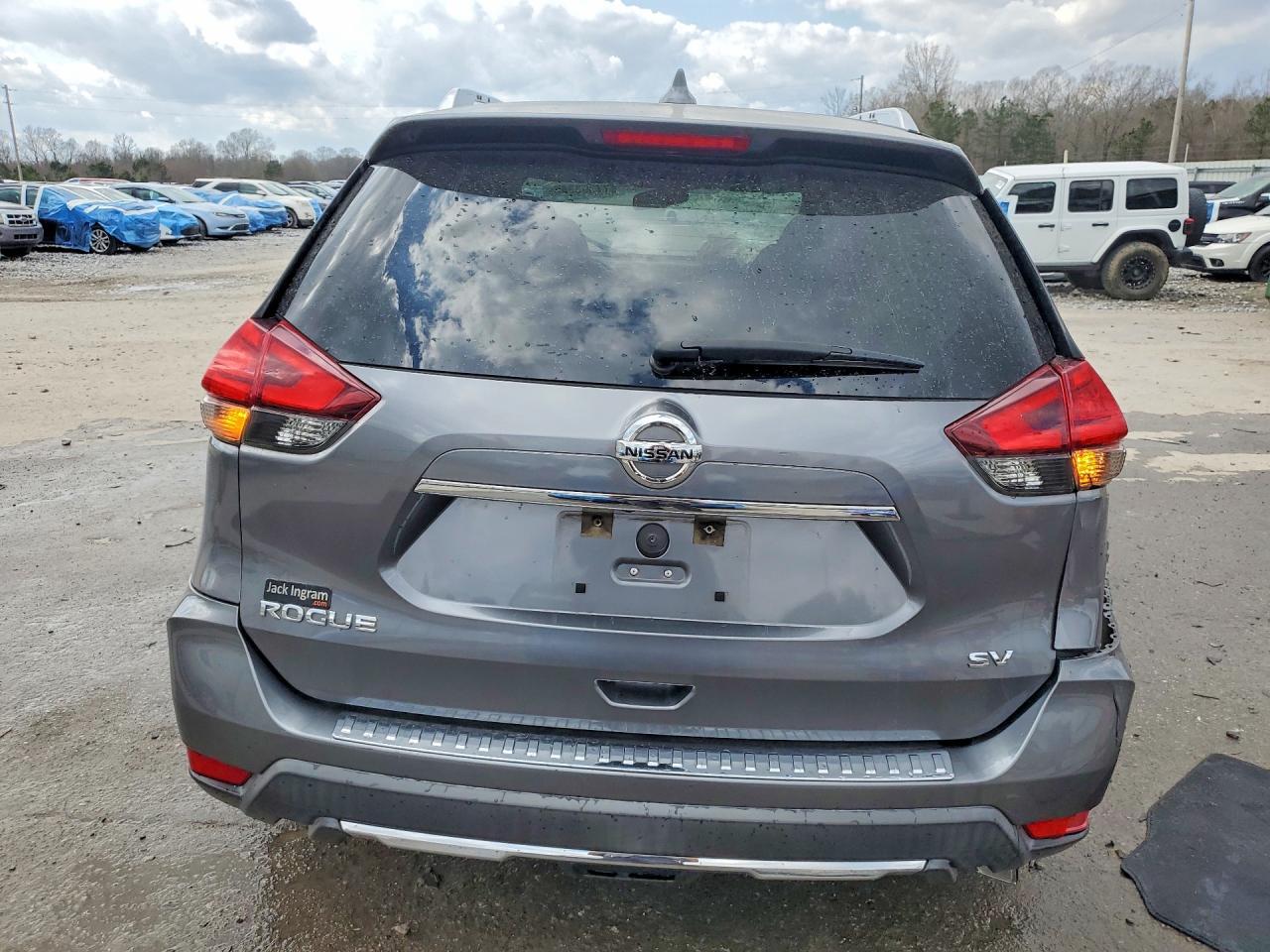 2017 Nissan Rogue sv