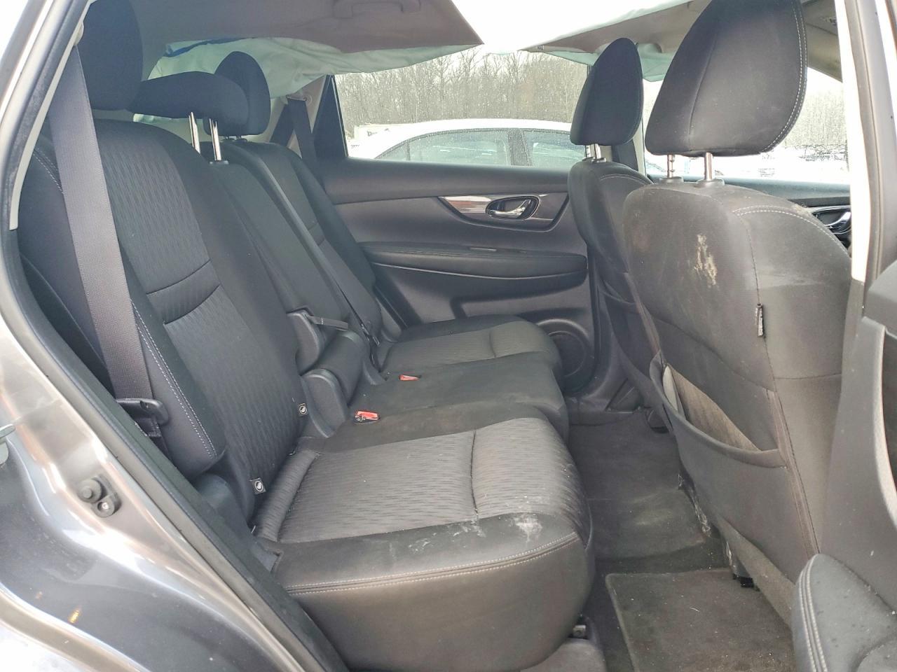 2020 Nissan Rogue sv