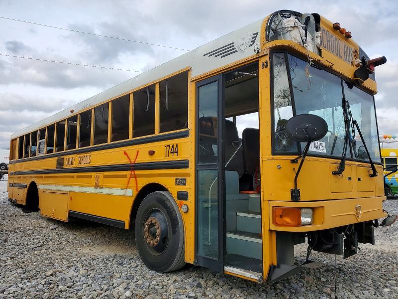 2004 International 2000 Serie-School Bus