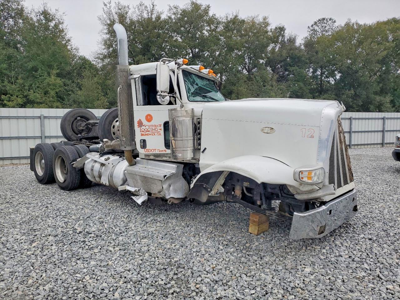 2021 Peterbilt 389 Semi Truck