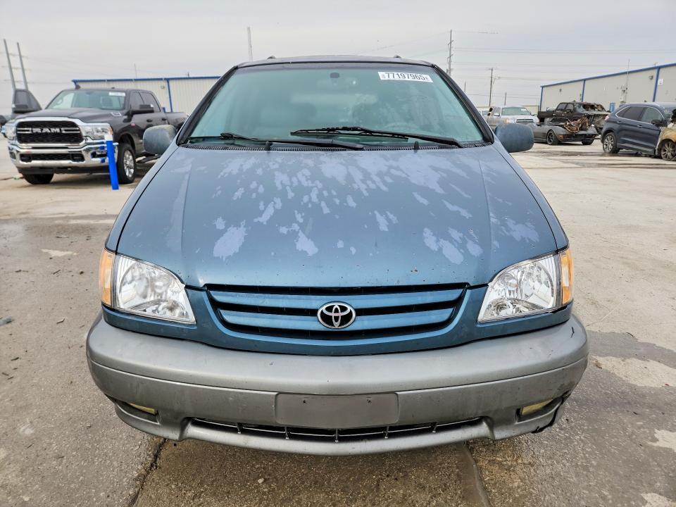 2002 Toyota Sienna xle