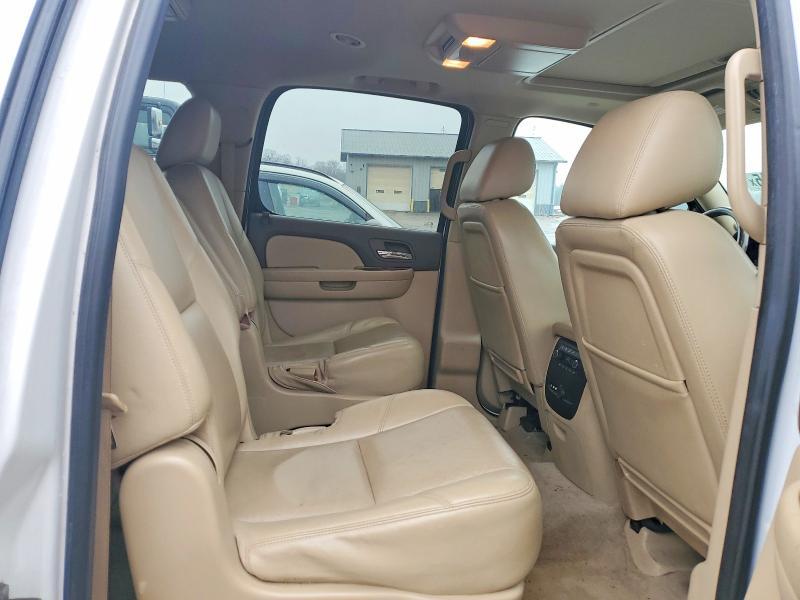 2012 Chevrolet Suburban K1500 ltz