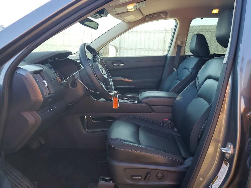 2024 Nissan Pathfinder sl