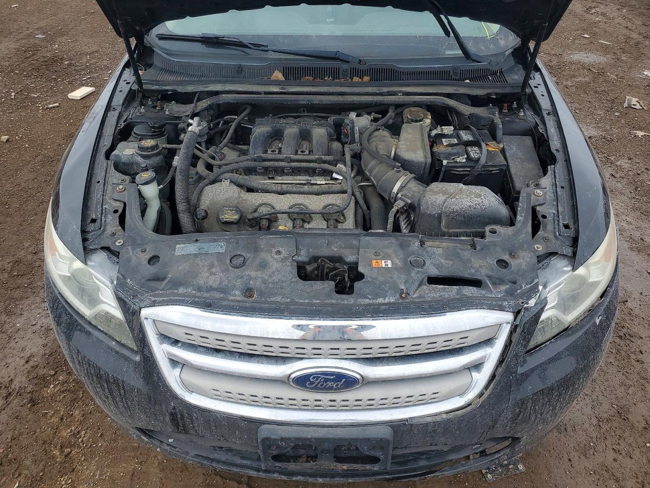 2011 Ford Taurus se