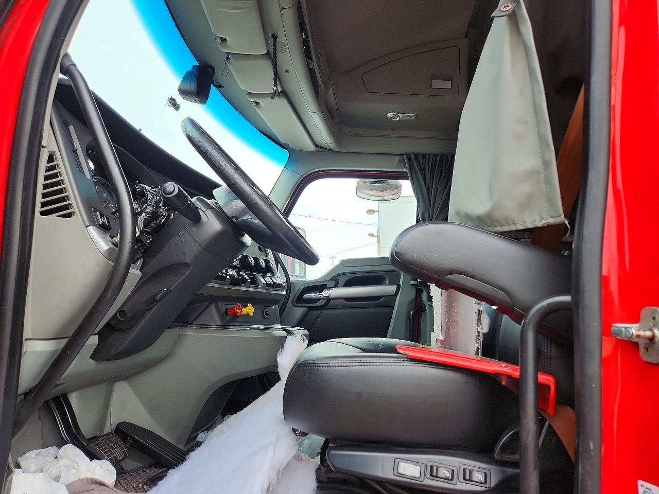 2020 Kenworth T680 Semi Truck