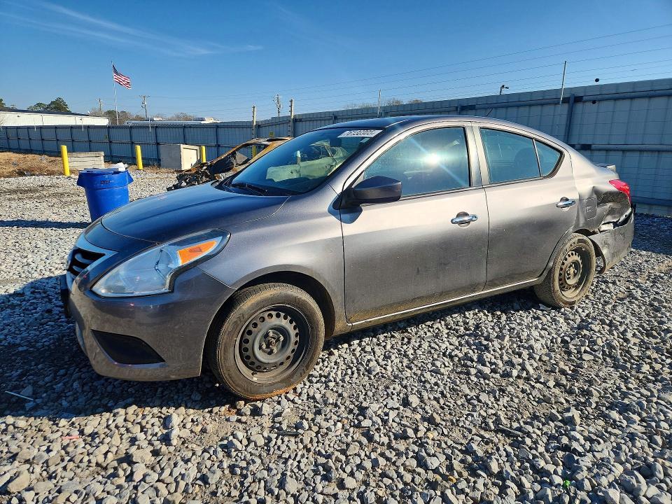 2016 Nissan Versa s