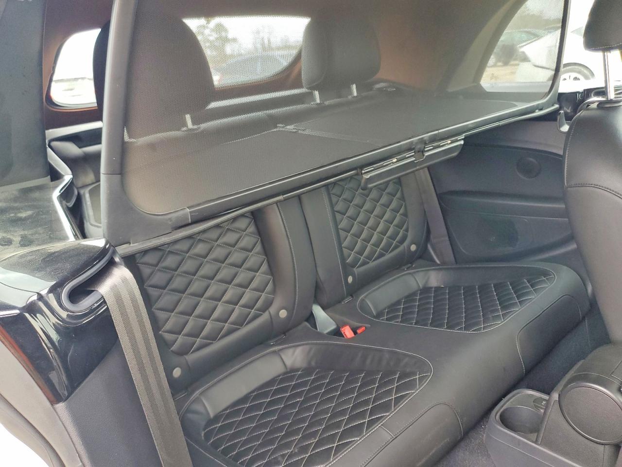 2019 Volkswagen Beetle s