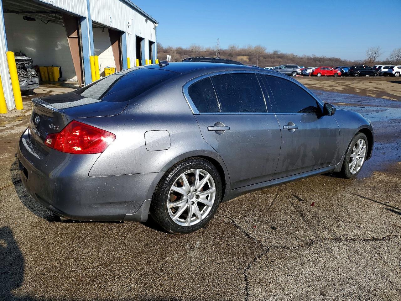 2011 Infiniti G37 Sedan x