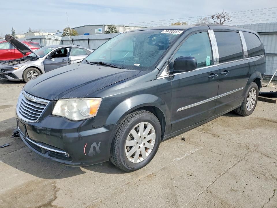 2014 Chrysler Town & Country Touring