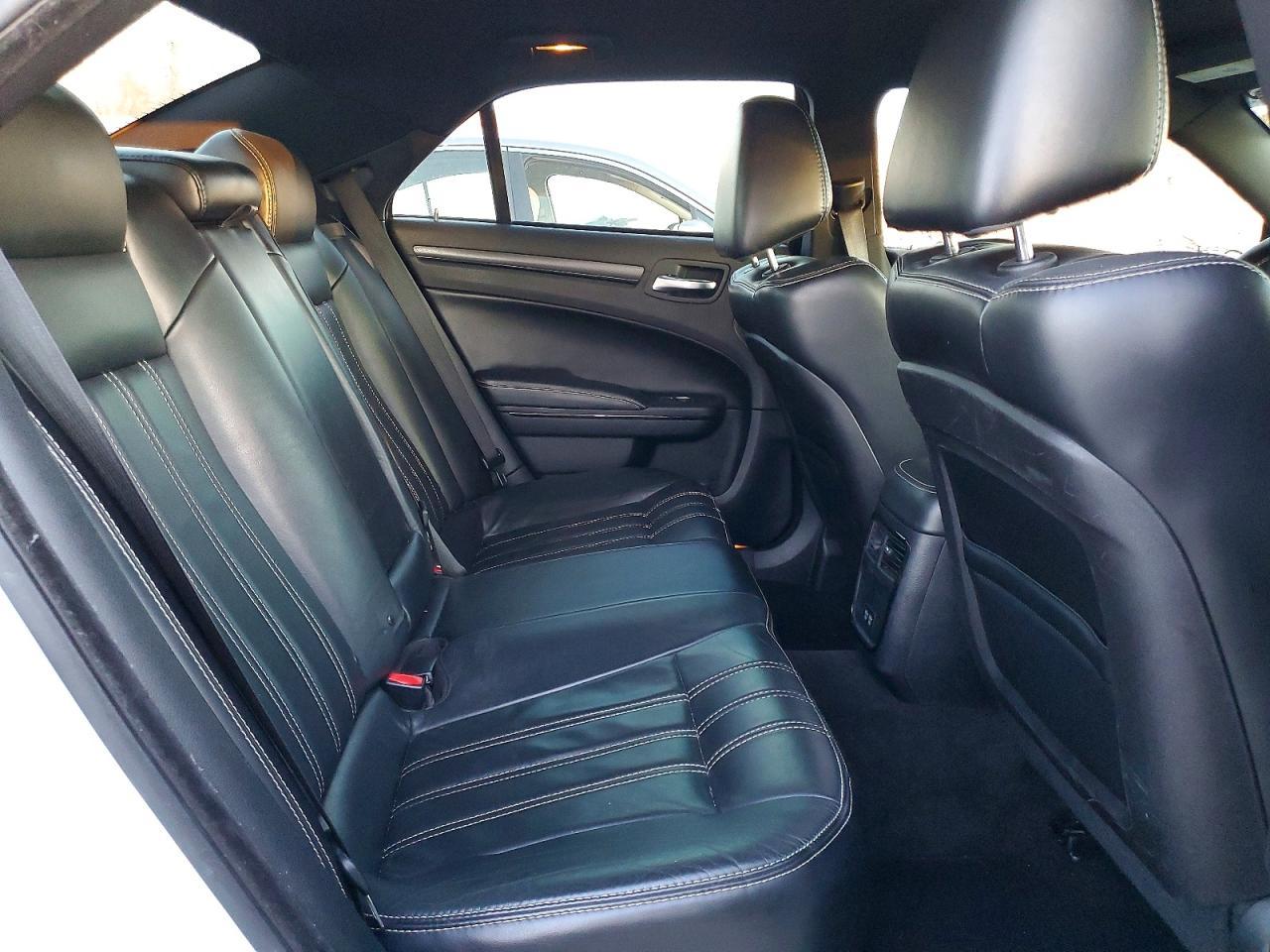2016 Chrysler 300 s
