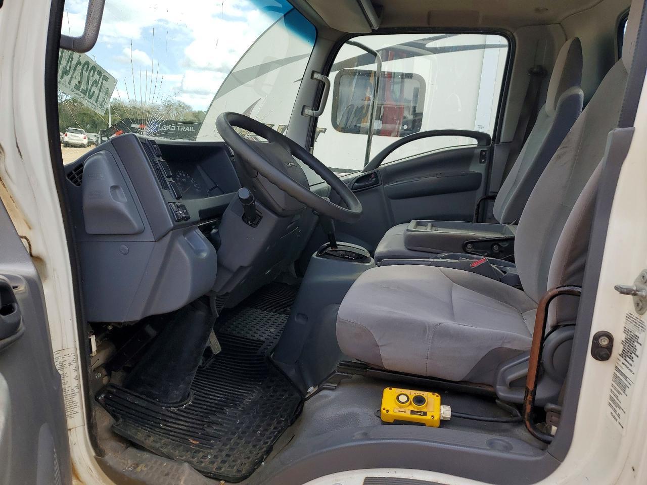 2018 Isuzu NPR HD