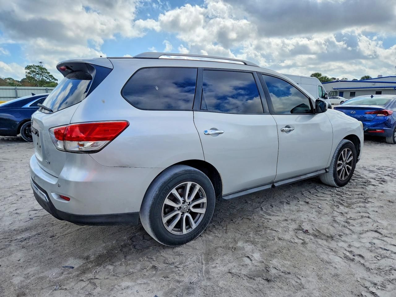 2014 Nissan Pathfinder s