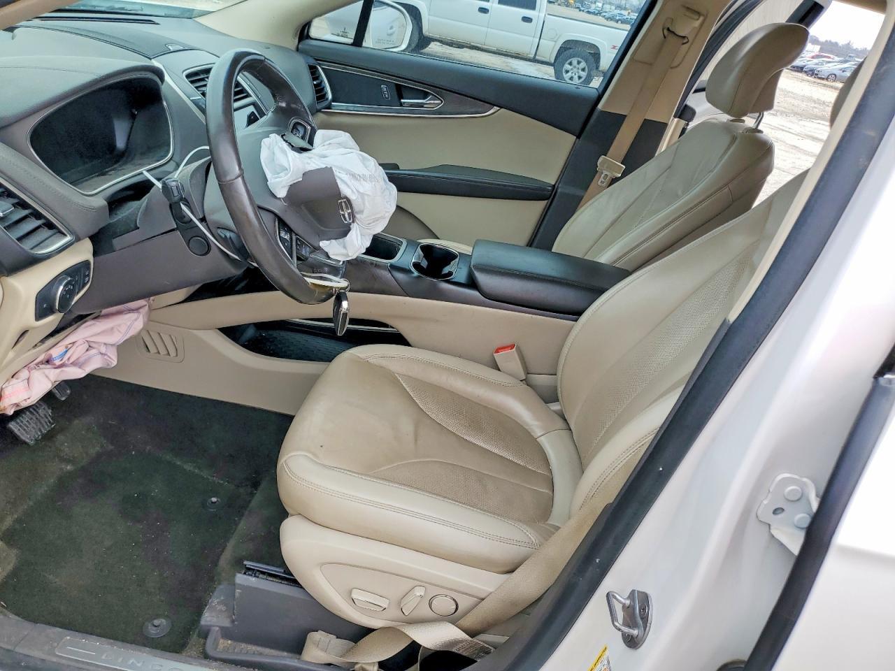 2019 Lincoln Nautilus Select