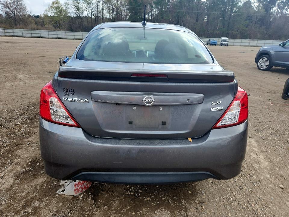 2019 Nissan Versa sv