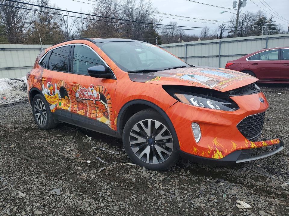 2020 Ford Escape sel