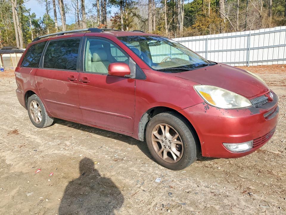 2005 Toyota Sienna xle