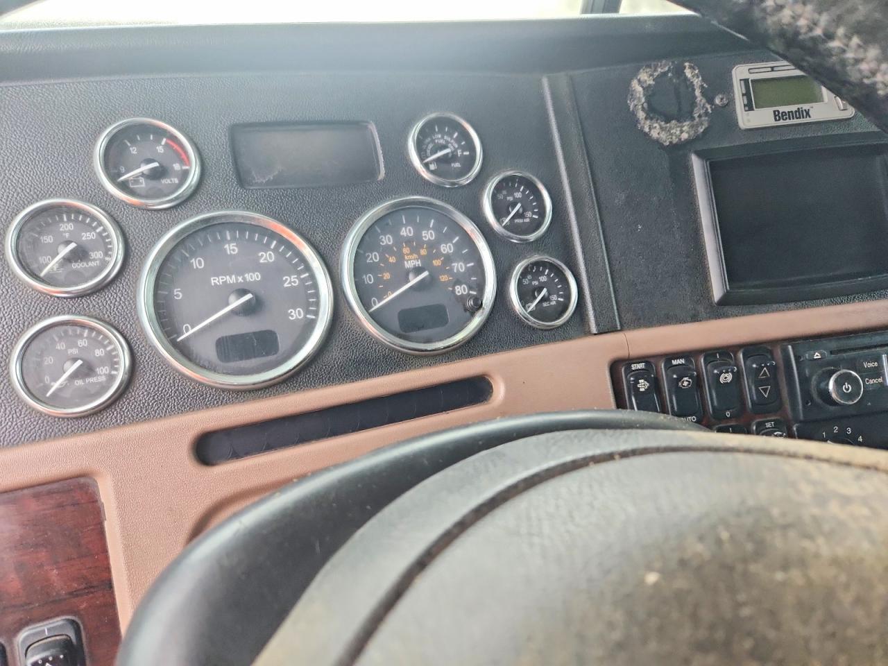 2014 Peterbilt Tractor 2014 Peterbilt 386 Semi Truck