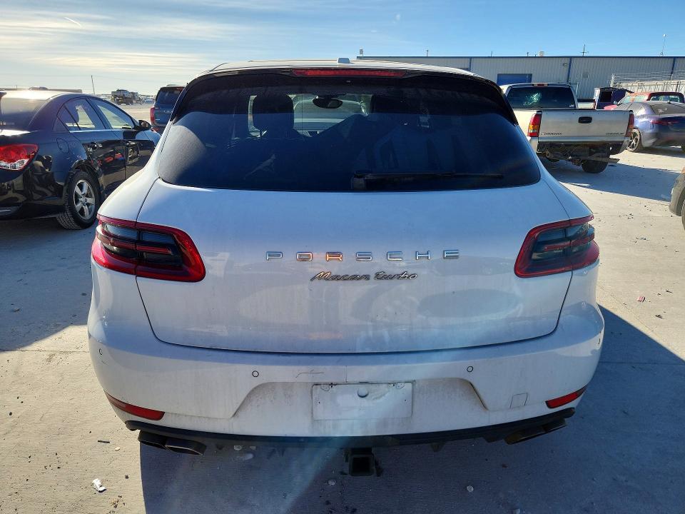 2016 Porsche Macan Turbo