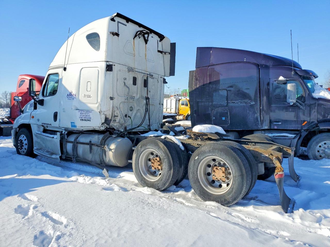2013 Freightliner Cascadia Semi Truck