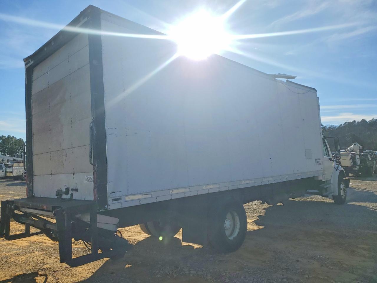 2016 Freightliner Business Class M2 BOX Truck