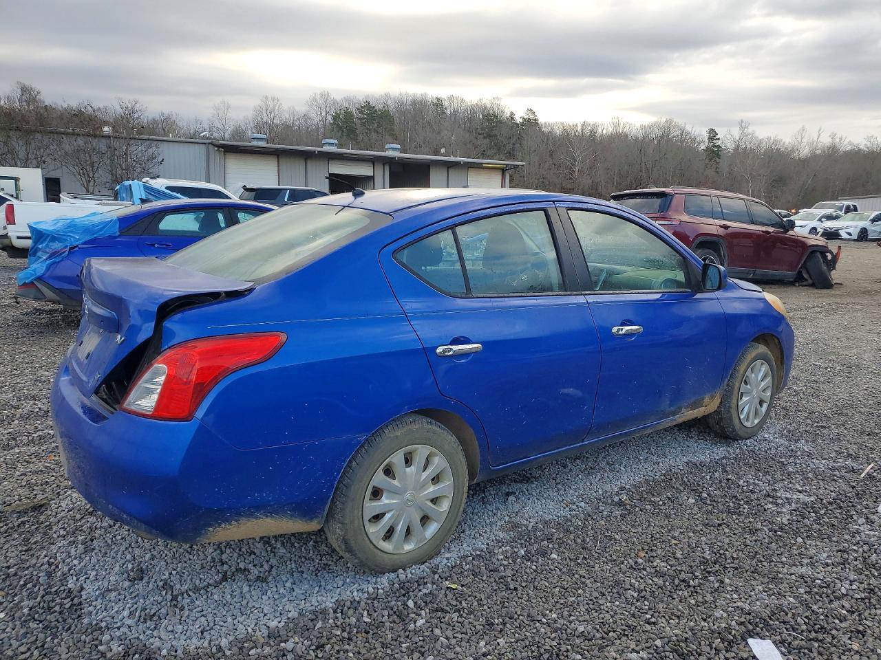 2012 Nissan Versa s