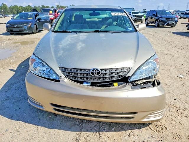 2004 Toyota Camry le