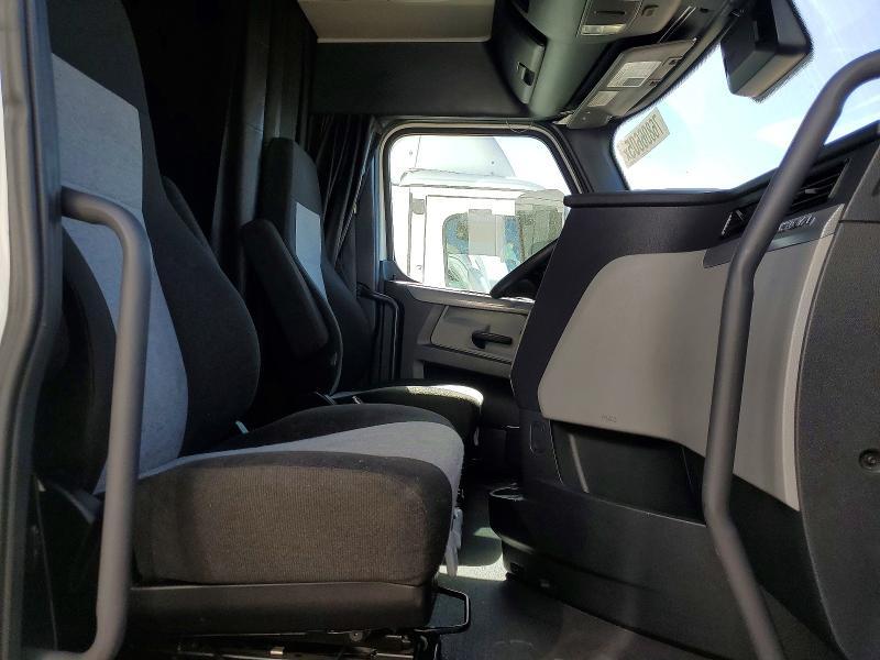 2021 Freightliner Cascadia 126 Semi Truck