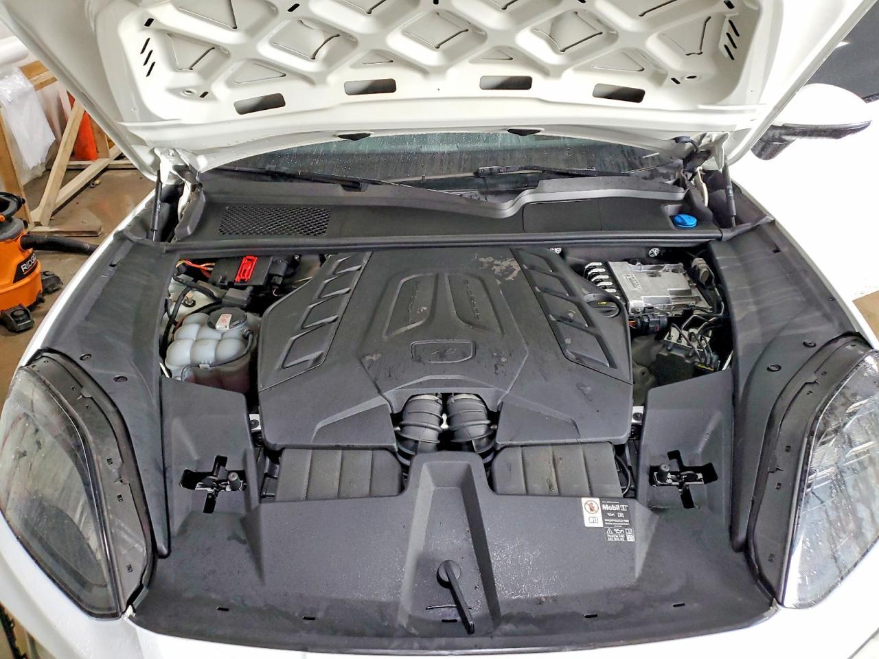 2025 Porsche Cayenne gts