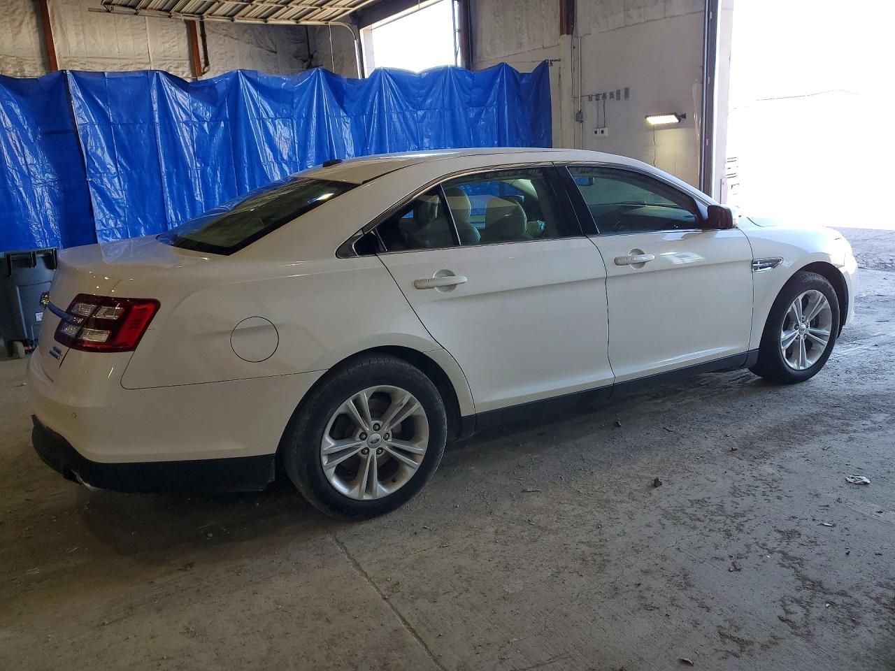 2018 Ford Taurus sel