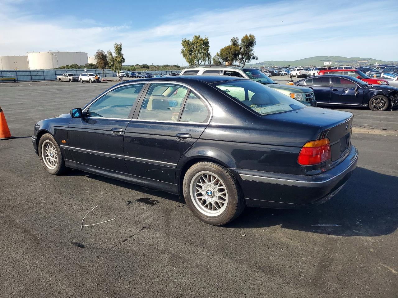 2000 BMW 528 i