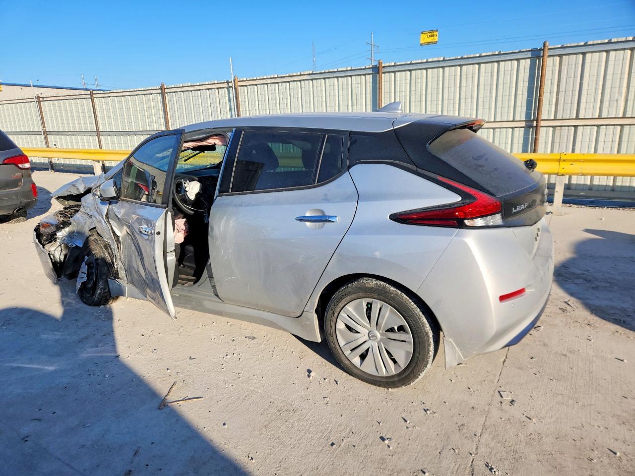 2022 Nissan Leaf s