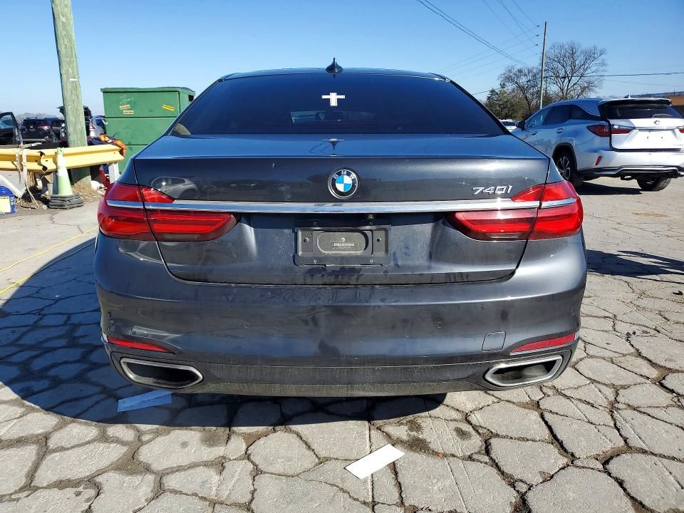2016 BMW 740 i