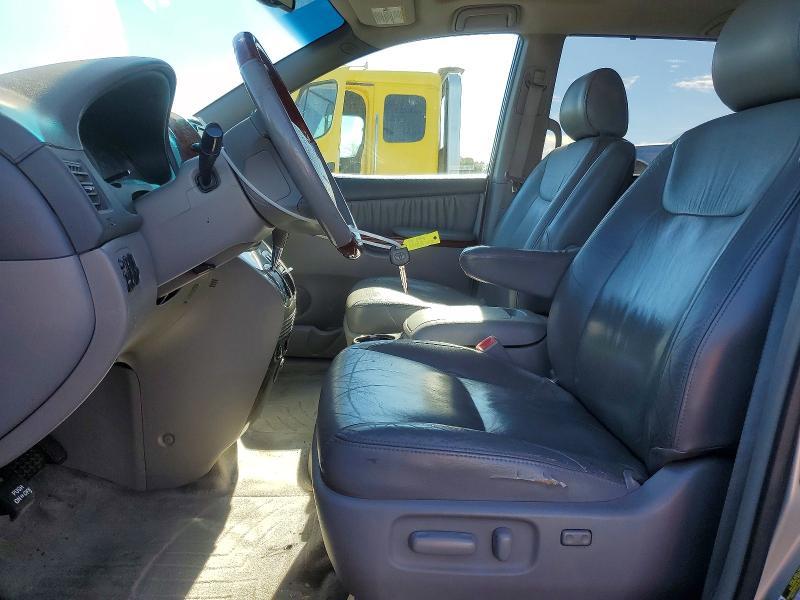 2005 Toyota Sienna xle Limited 7 Passenger