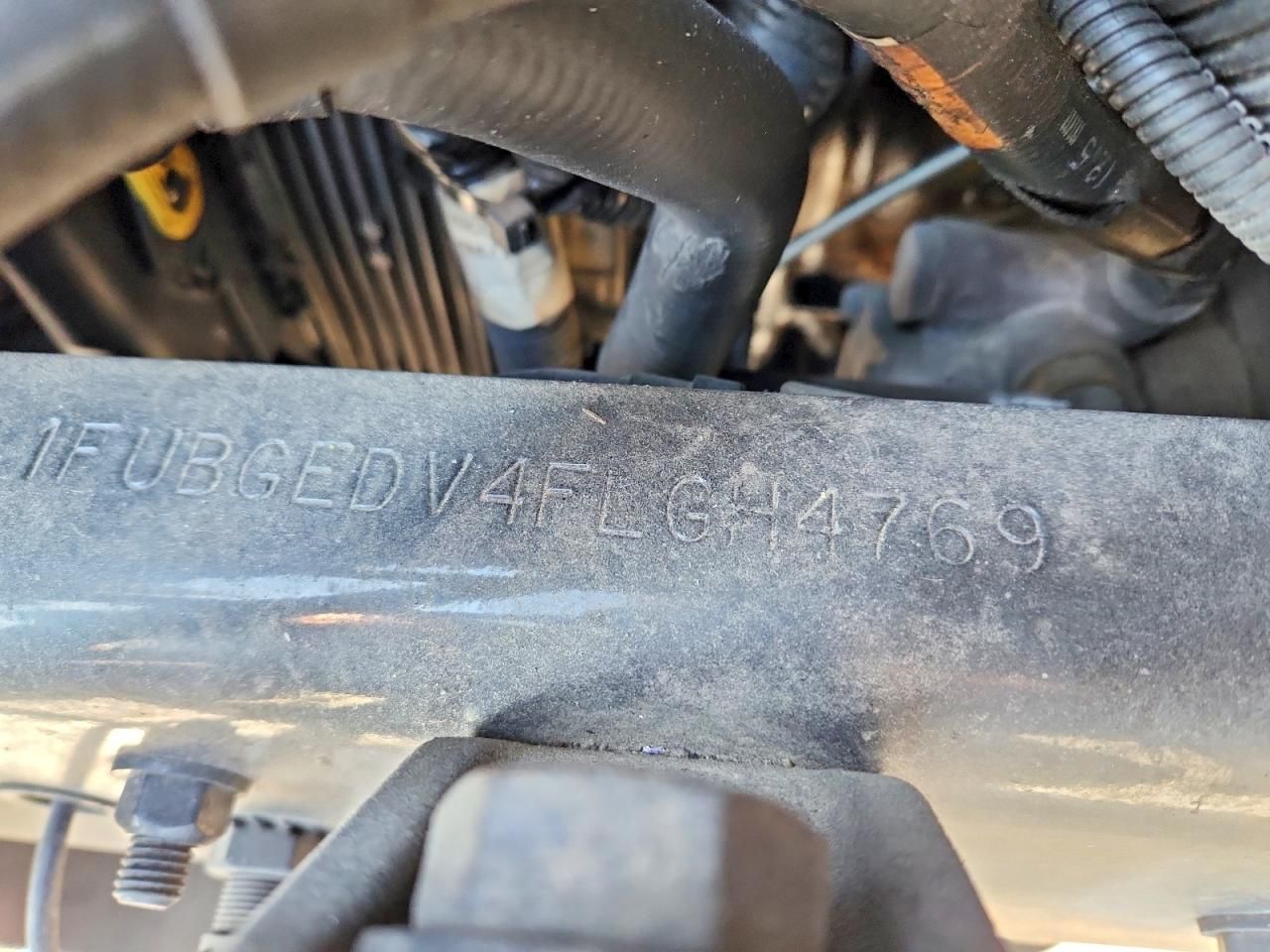 2015 Freightliner Cascadia Semi Truck