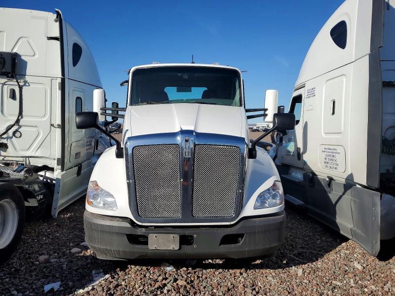 2019 Kenworth T680 Semi Truck