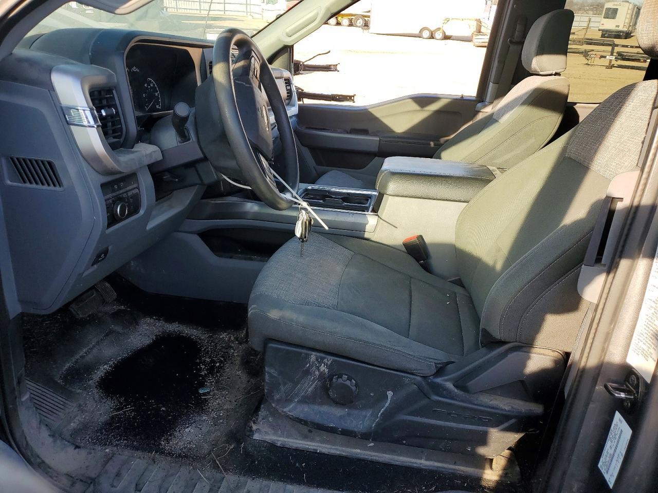 2023 Ford F550 Super Duty Flatbed Truck