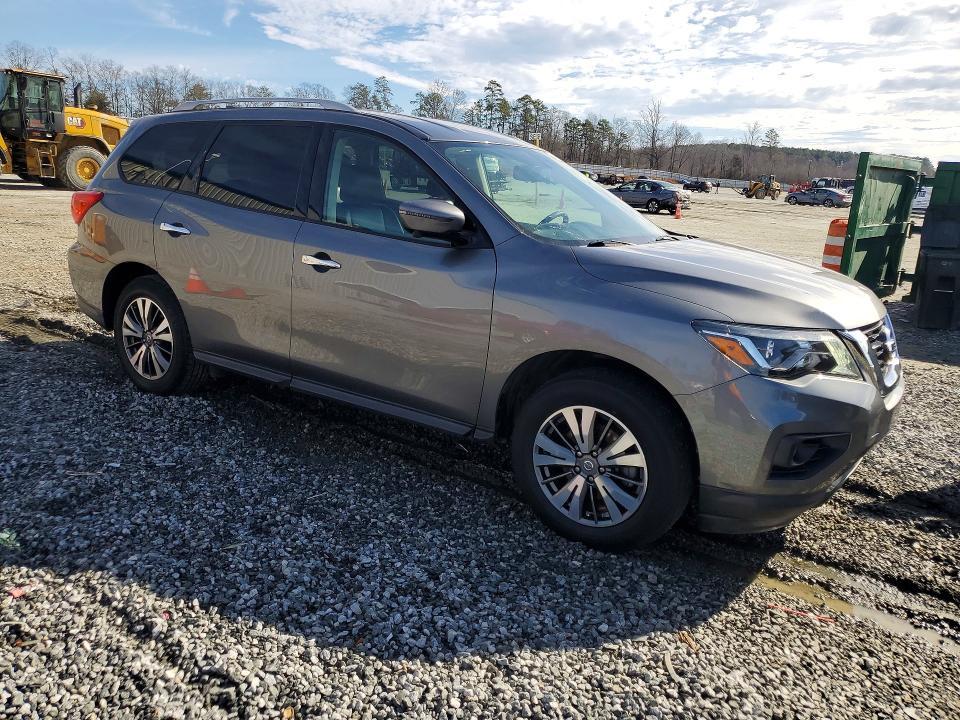 2020 Nissan Pathfinder sl