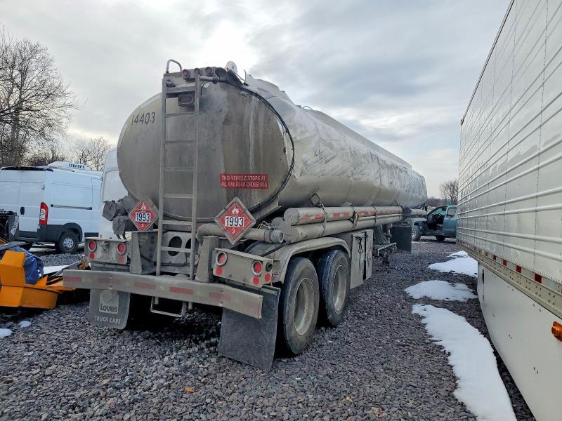 2011 LBT TAG-HA2-EDT9500X4DB Fuel Tank Trailer