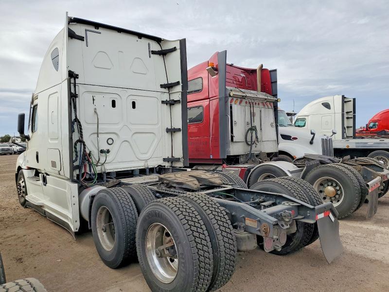 2020 Freightliner Cascadia 126 Semi Truck
