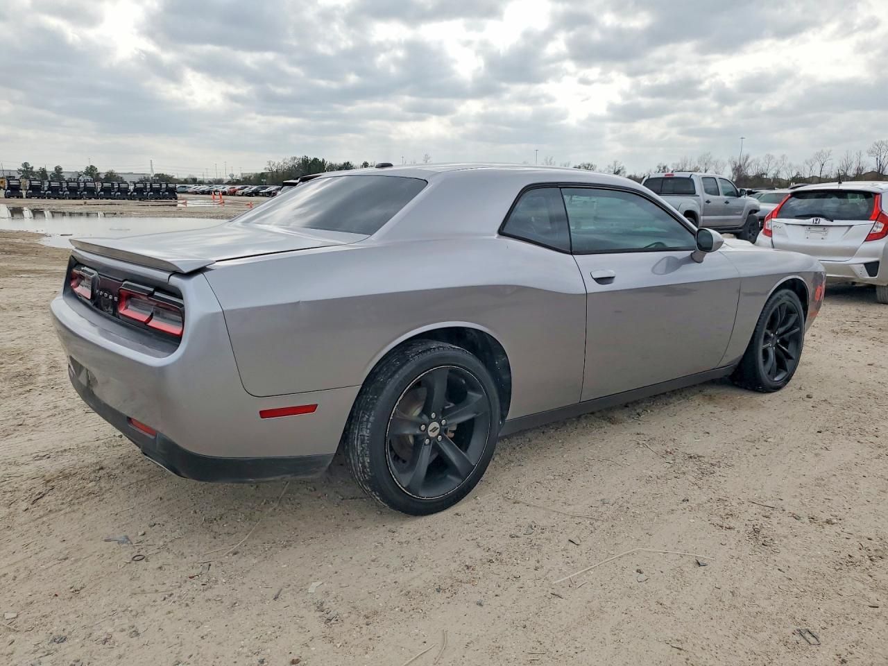 2015 Dodge Challenger sxt