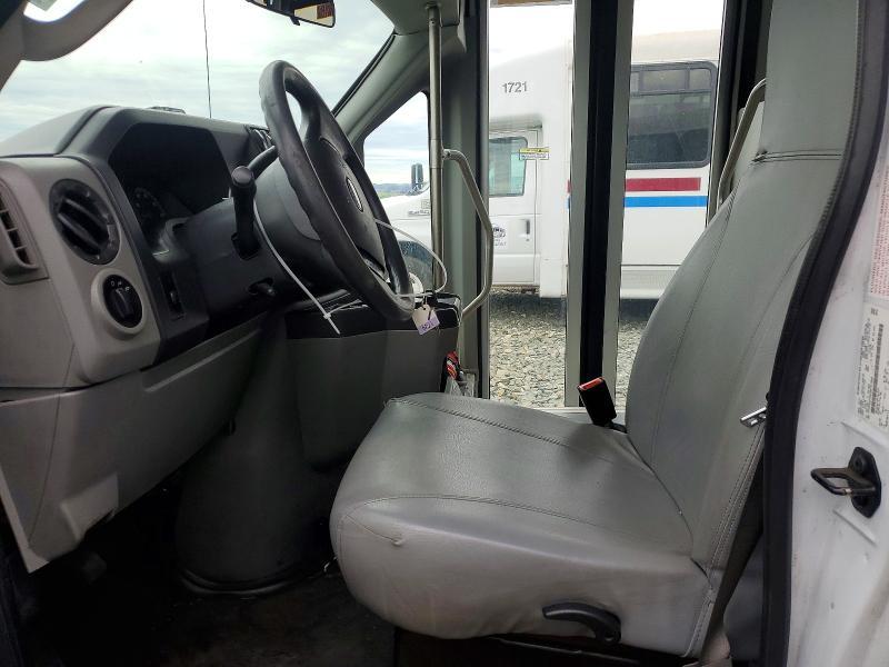 2017 Ford E450 Shuttle bus